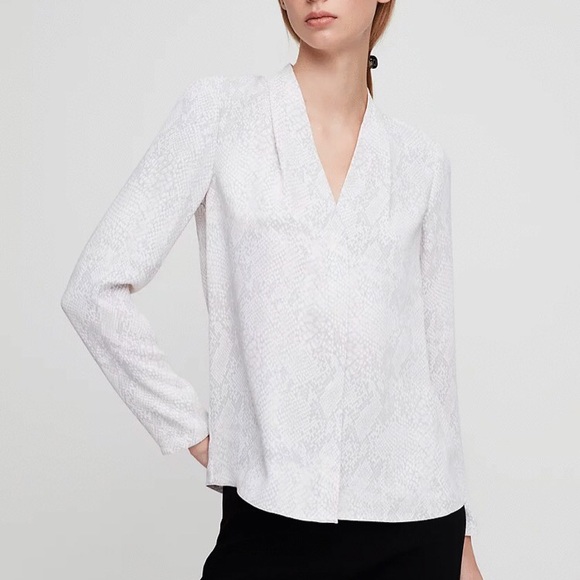 Babaton Aritzia Akira Blouse Matte Satin Snake Print Blouse Espace/Gray Size M - Picture 3 of 13